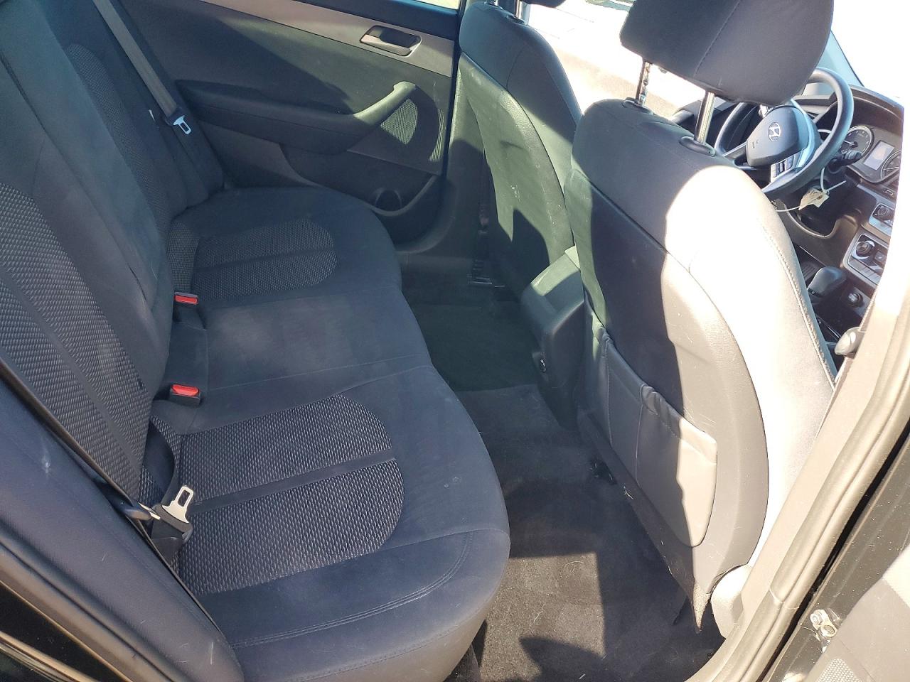 2018 HYUNDAI SONATA SE photo 28