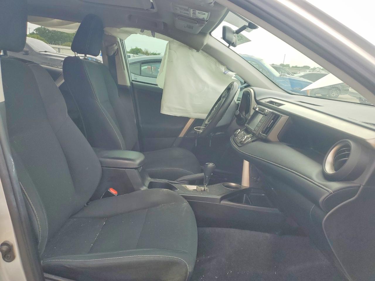 2014 TOYOTA RAV4 XLE photo 13