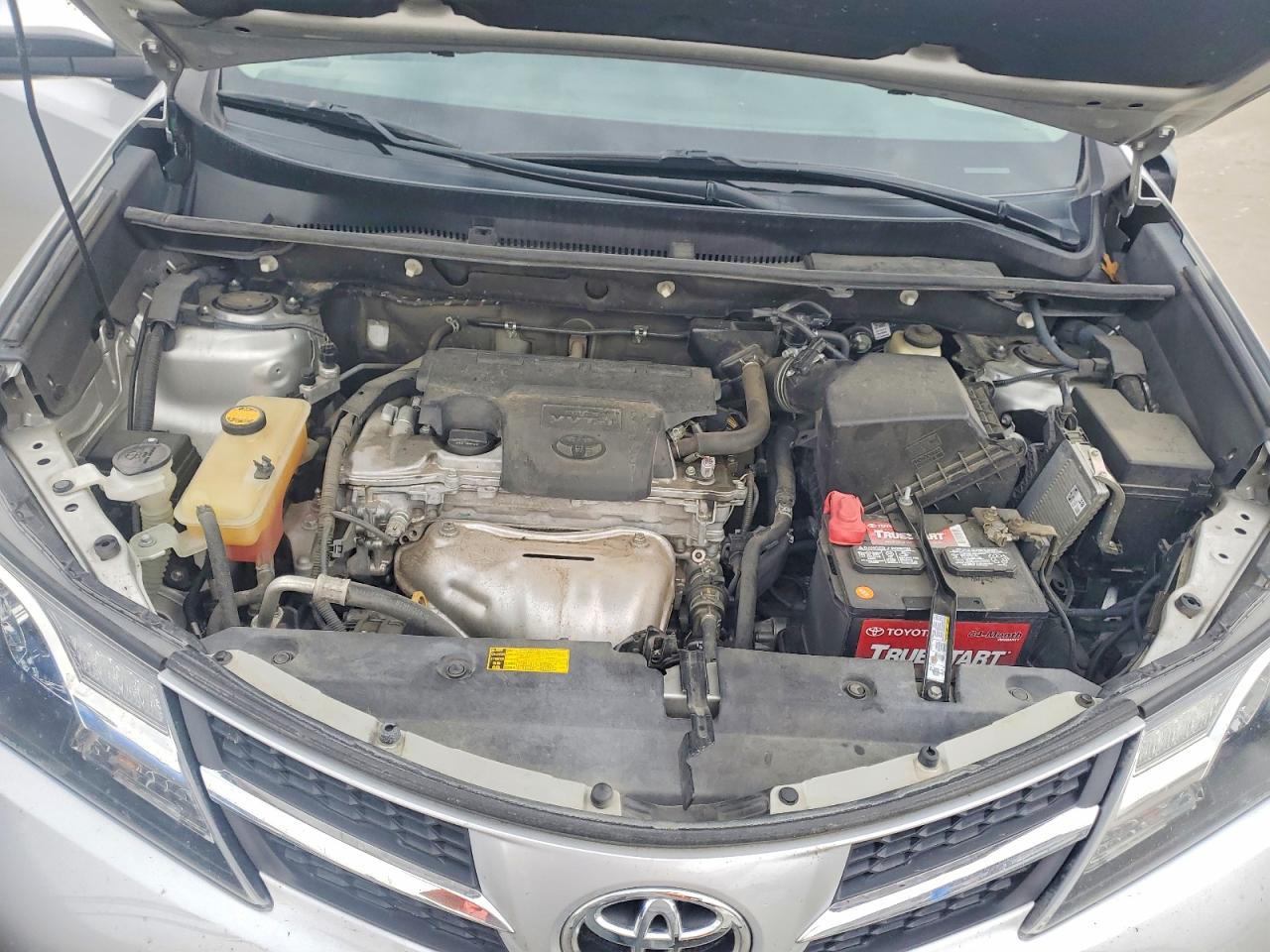 2014 TOYOTA RAV4 XLE photo 23