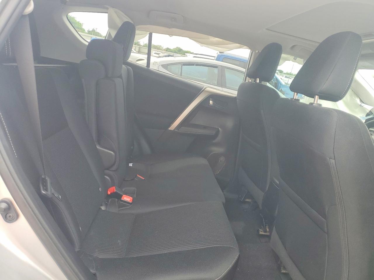 2014 TOYOTA RAV4 XLE photo 21