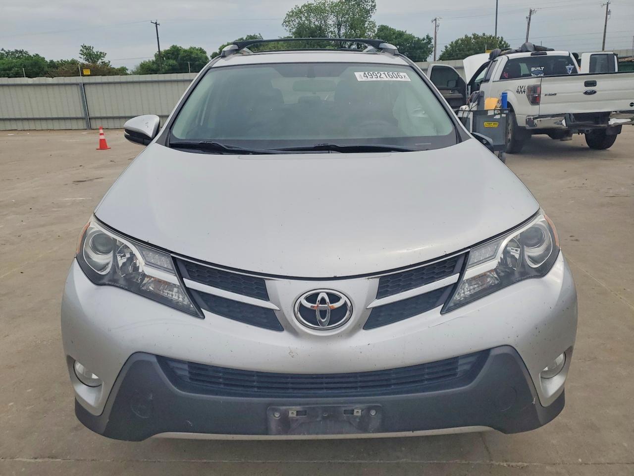 2014 TOYOTA RAV4 XLE photo 9