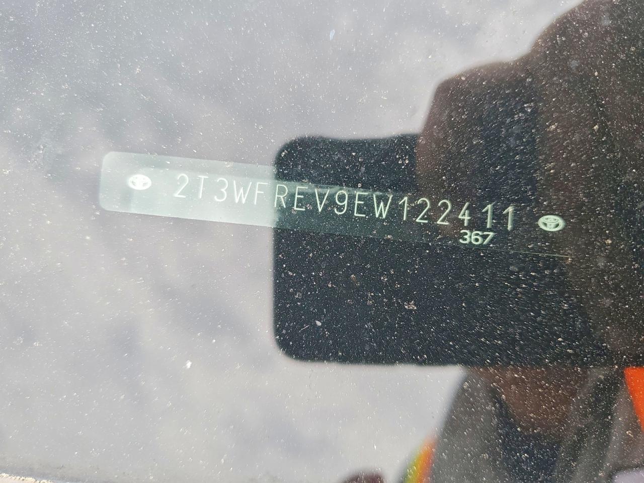 2014 TOYOTA RAV4 XLE photo 25