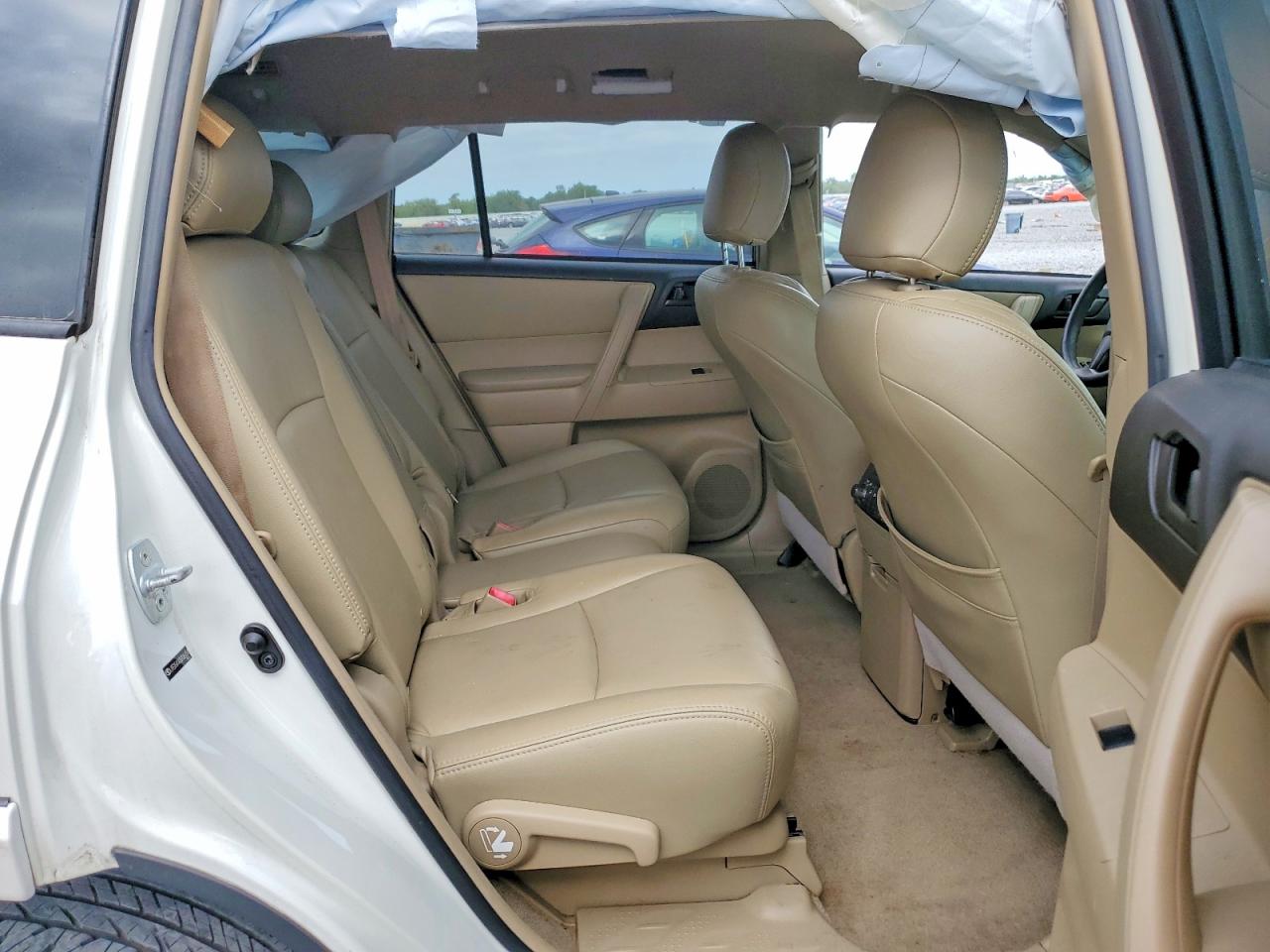2008 TOYOTA HIGHLANDER BASE photo 28