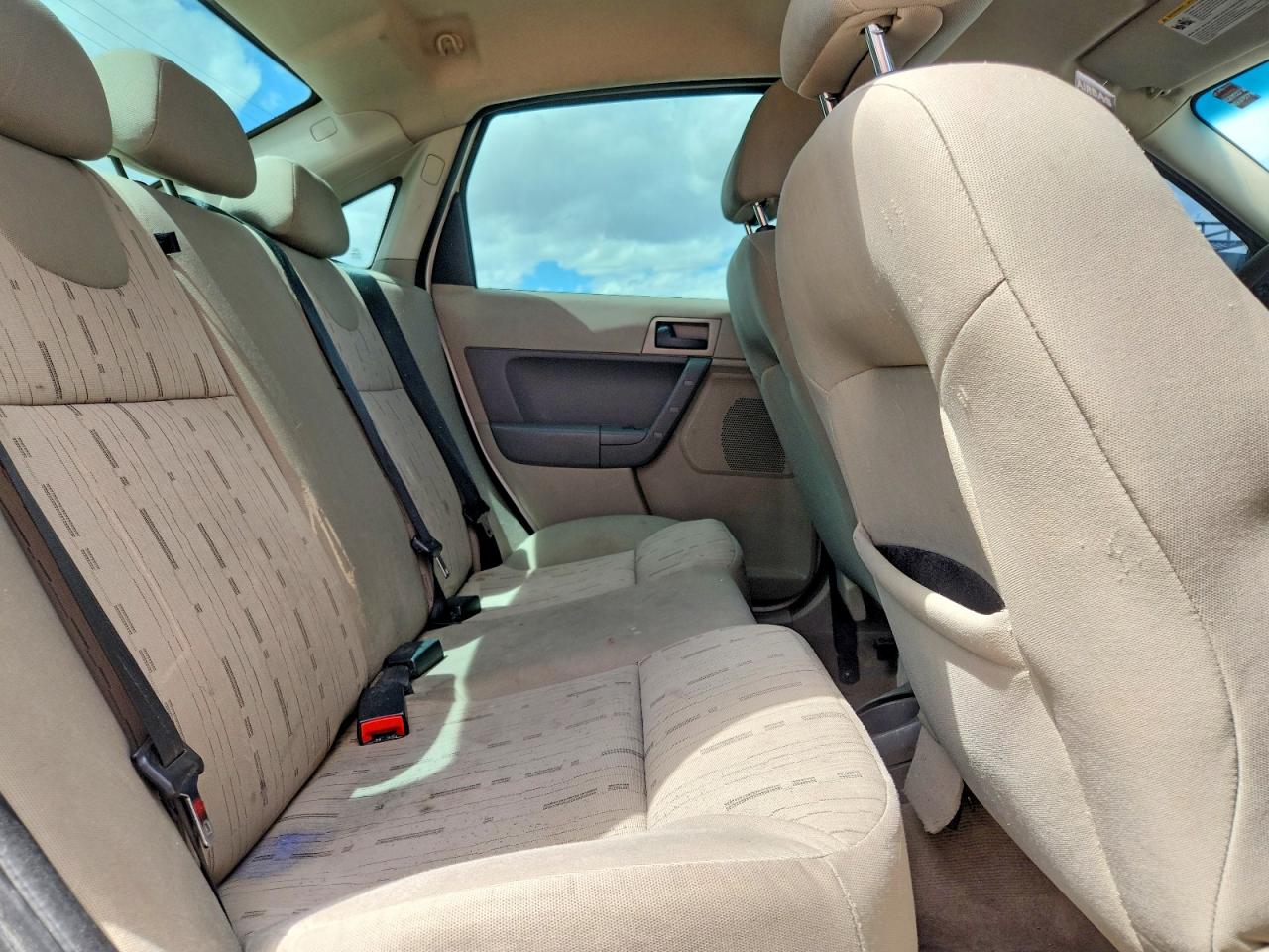 2009 FORD FOCUS SE photo 28