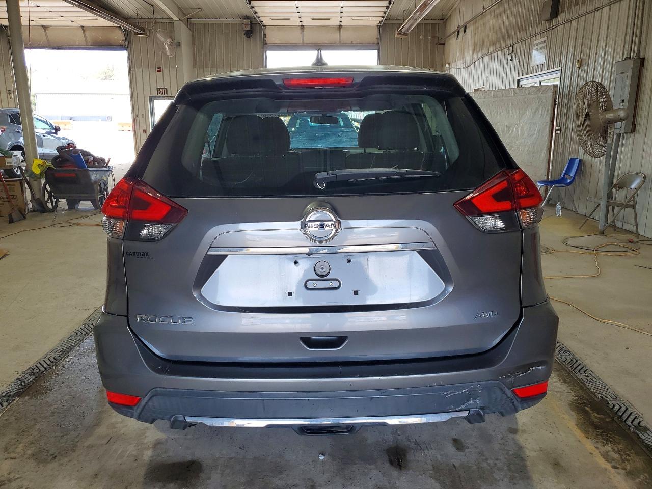2018 NISSAN ROGUE S photo 11