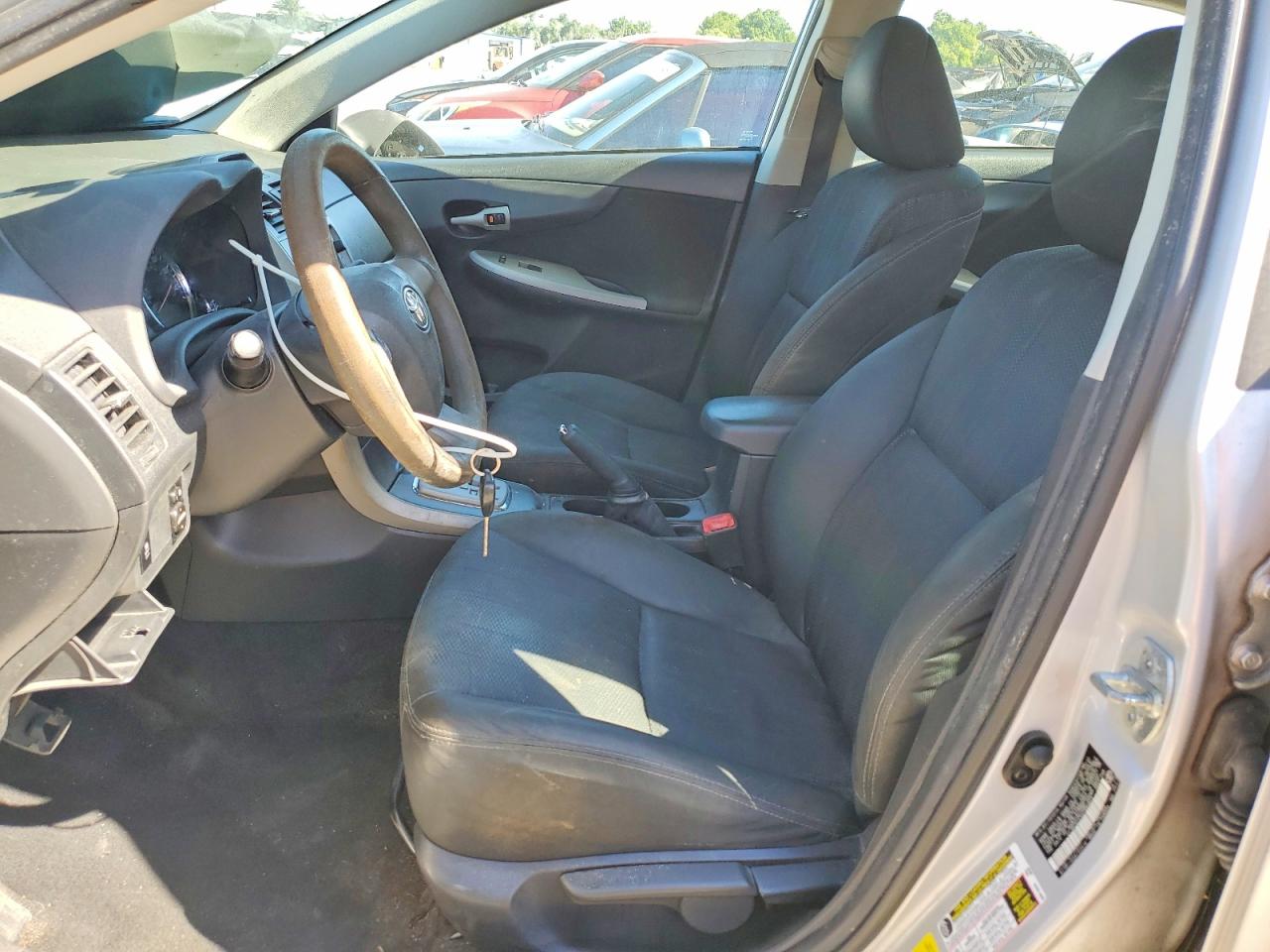 2013 TOYOTA COROLLA S photo 13