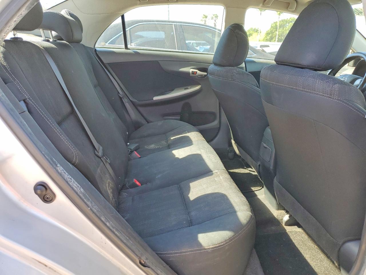 2013 TOYOTA COROLLA S photo 19