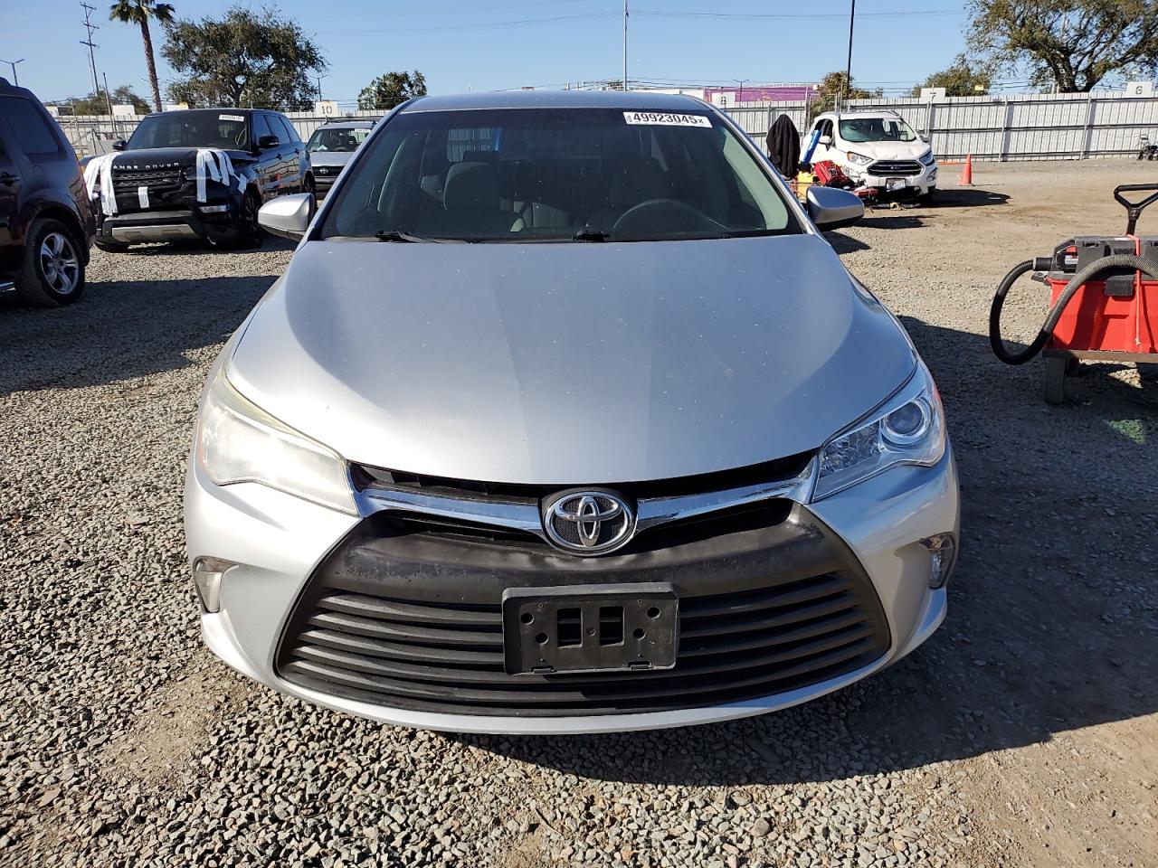 2015 TOYOTA CAMRY LE photo 9