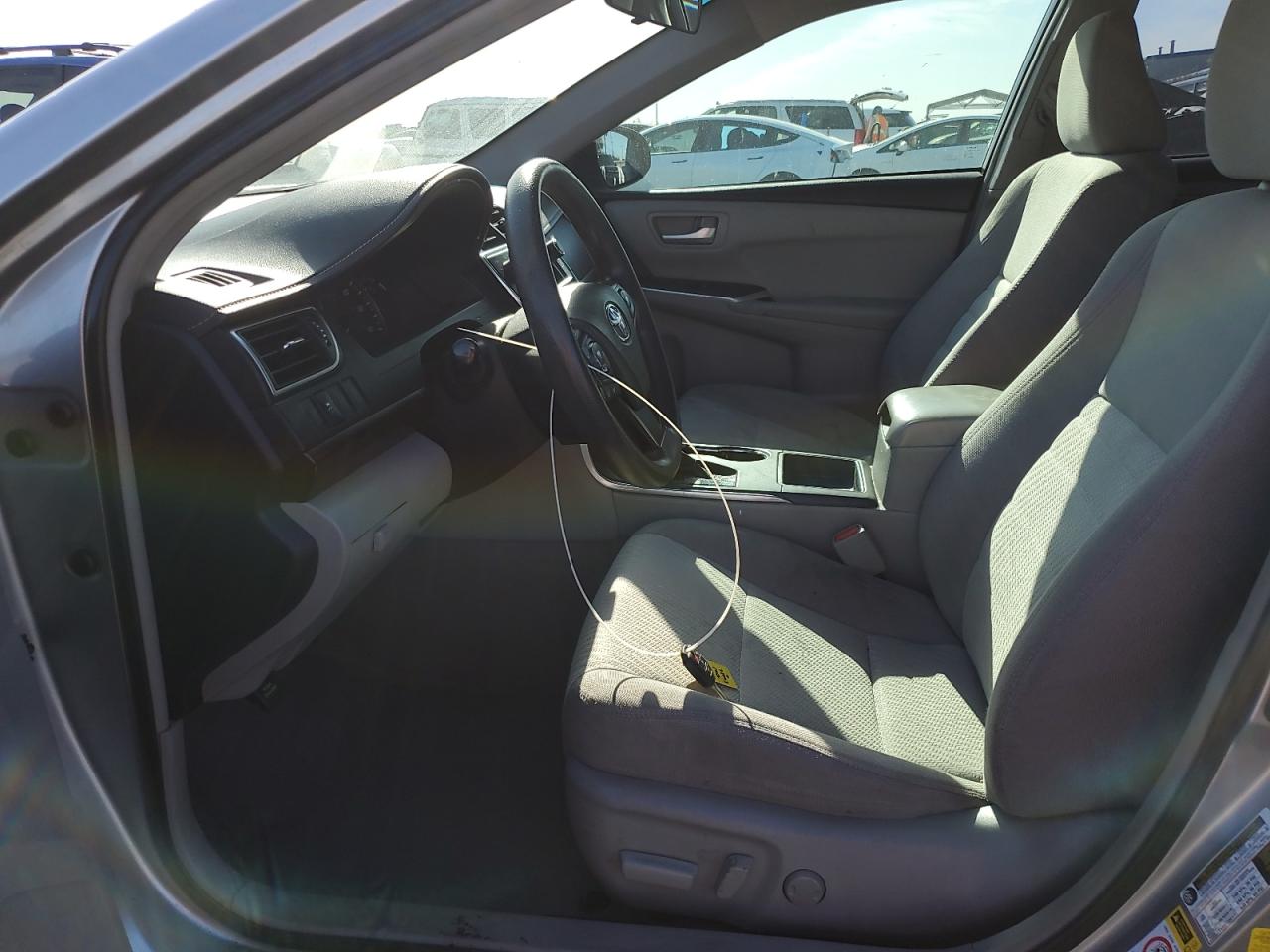 2015 TOYOTA CAMRY LE photo 13