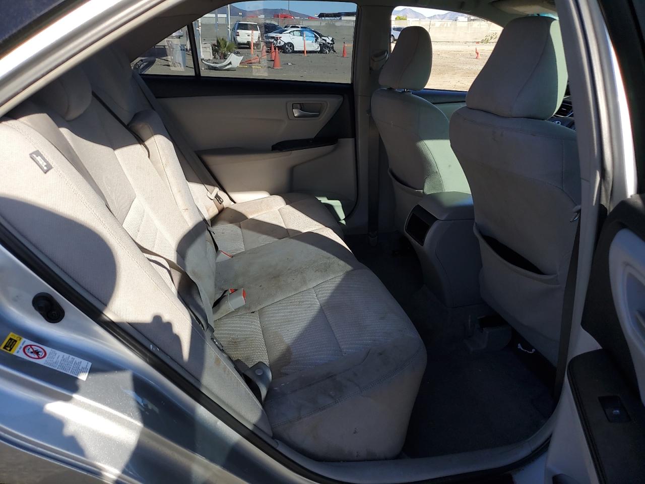 2015 TOYOTA CAMRY LE photo 19