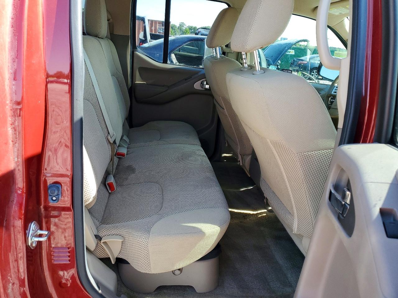 2017 NISSAN FRONTIER SV photo 19