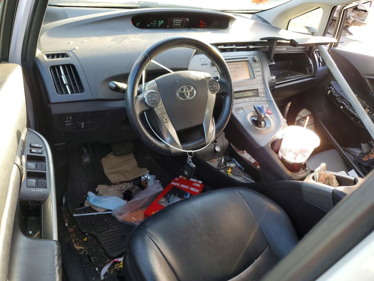 2013 TOYOTA PRIUS PERSONA SERIES SE photo 22