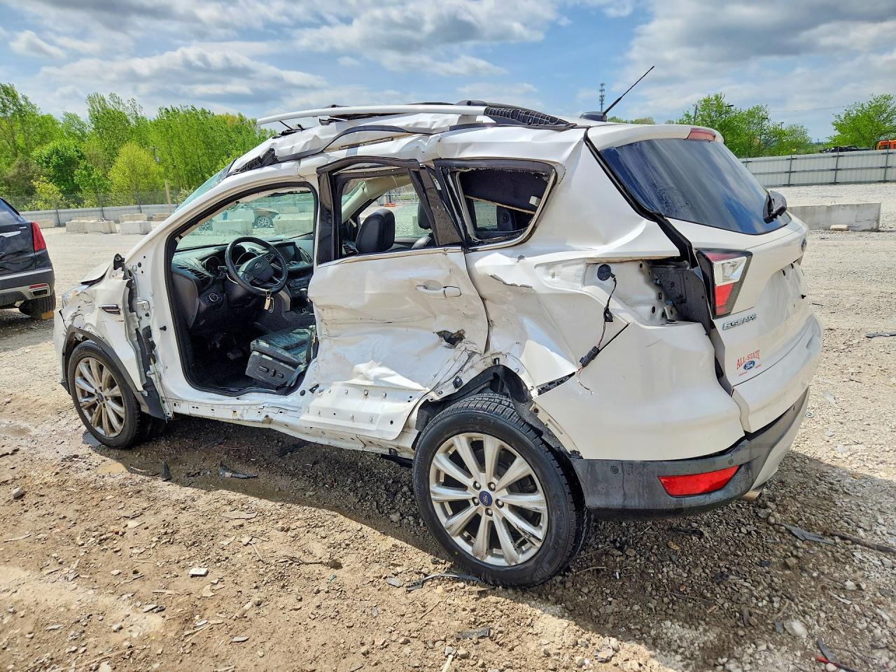 2017 FORD ESCAPE TITANIUM photo 3