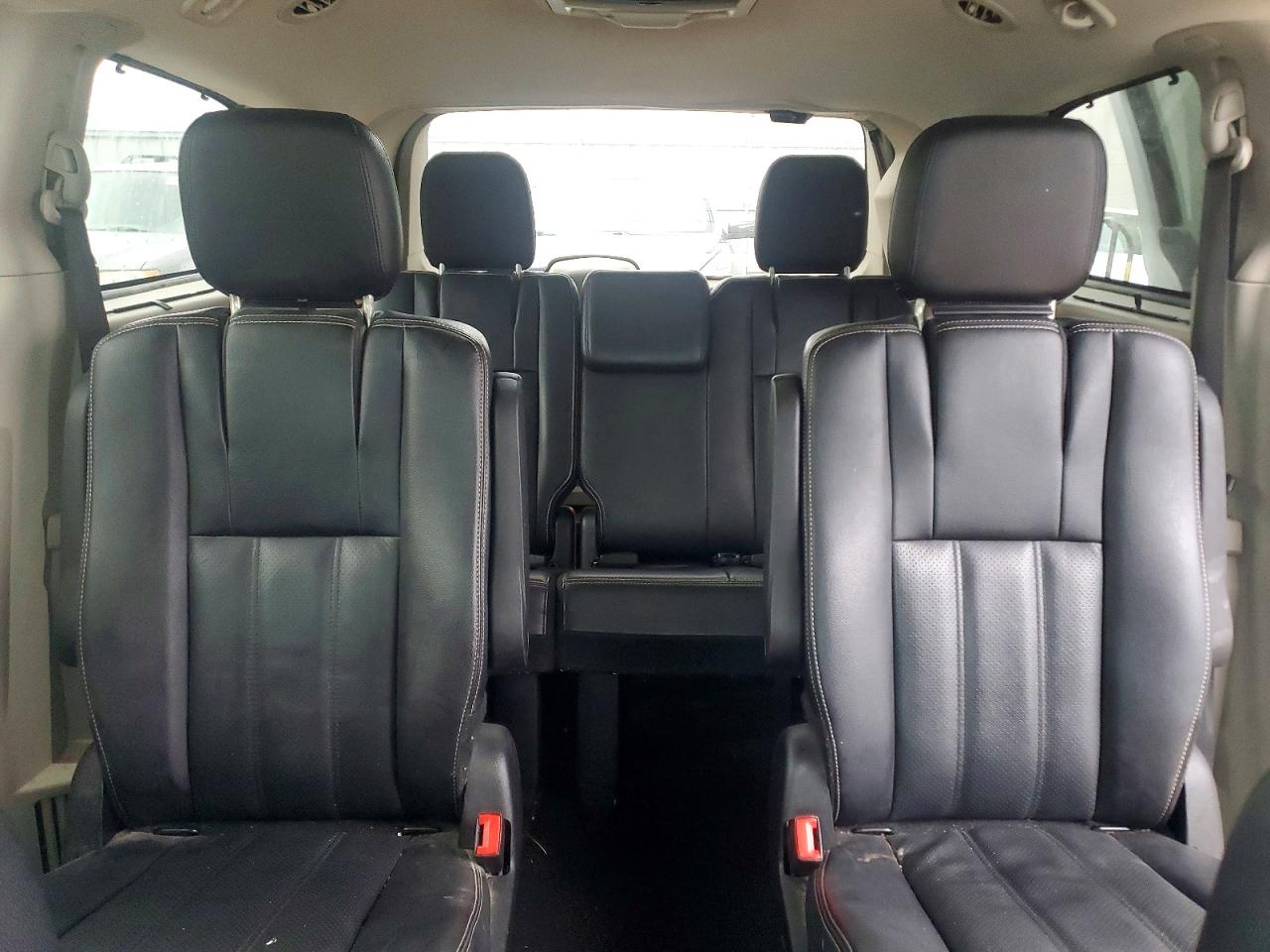 2015 CHRYSLER TOWN & COUNTRY TOURING L photo 28