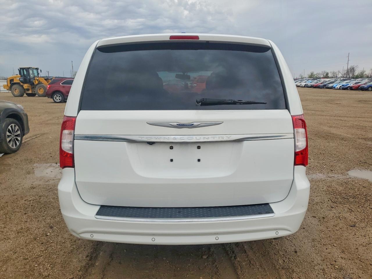 2015 CHRYSLER TOWN & COUNTRY TOURING L photo 16