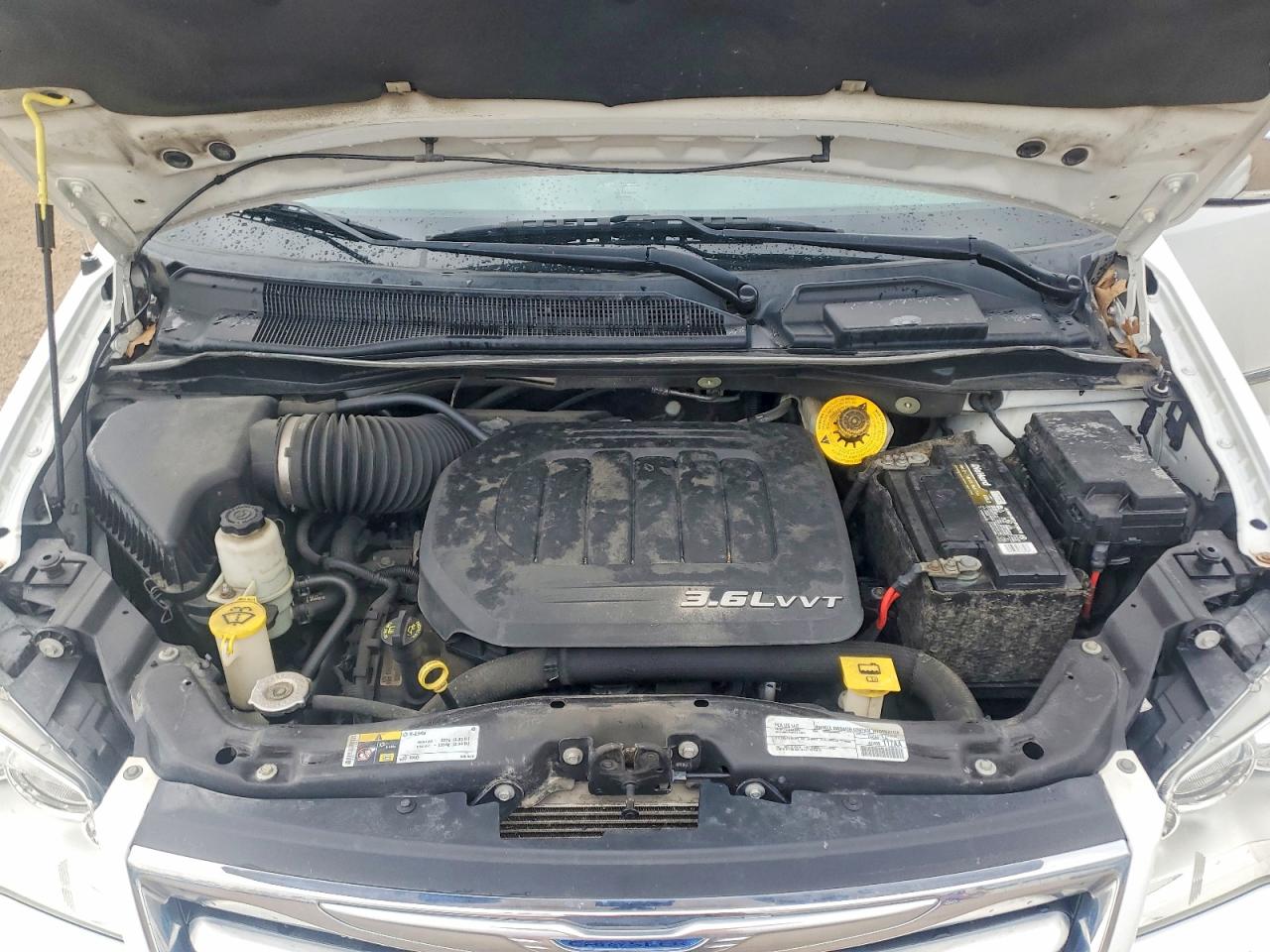 2015 CHRYSLER TOWN & COUNTRY TOURING L photo 34