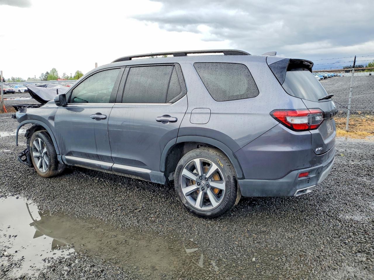 2025 HONDA PILOT photo 3