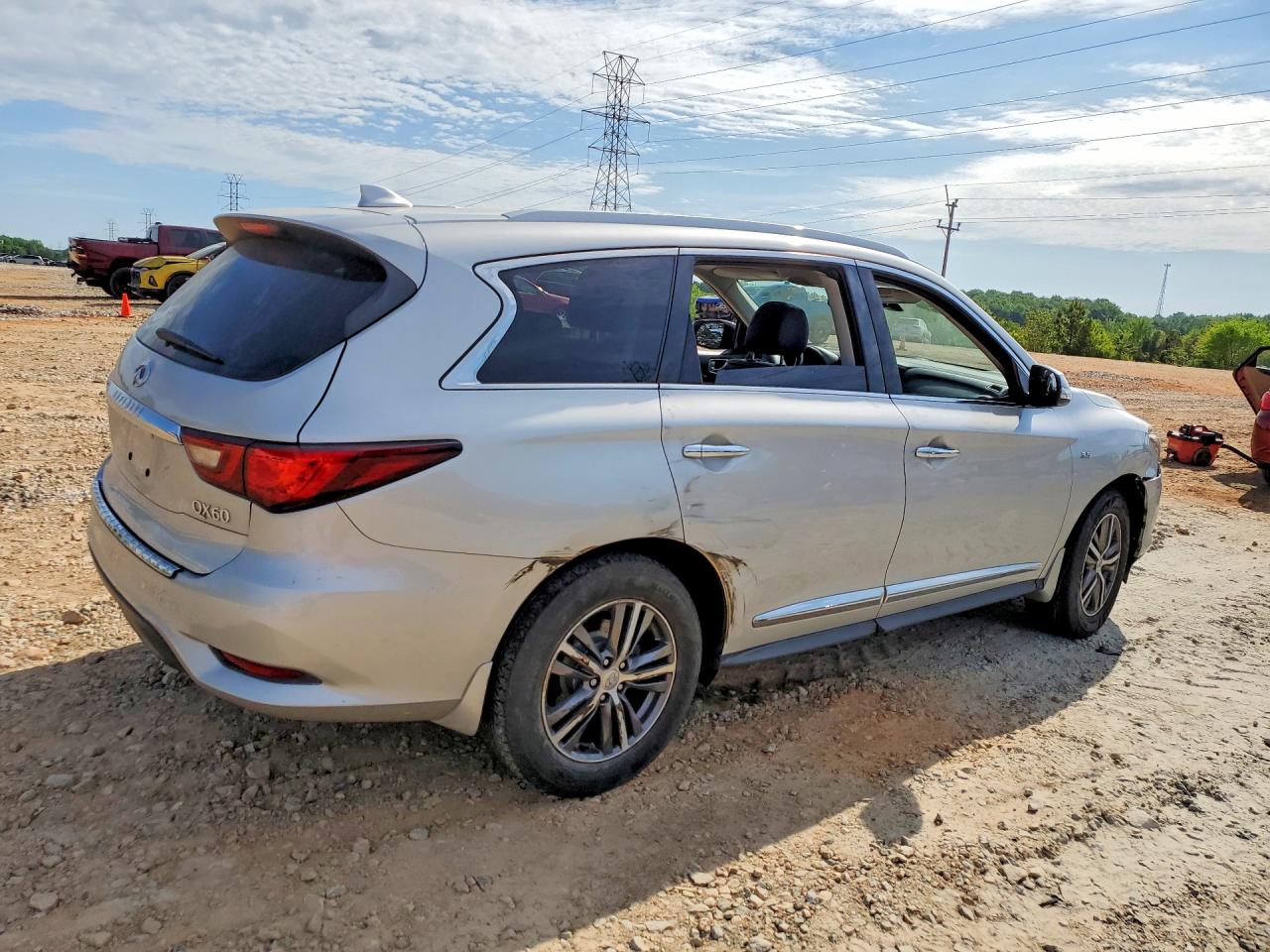 2020 INFINITI QX60 LUXE photo 5