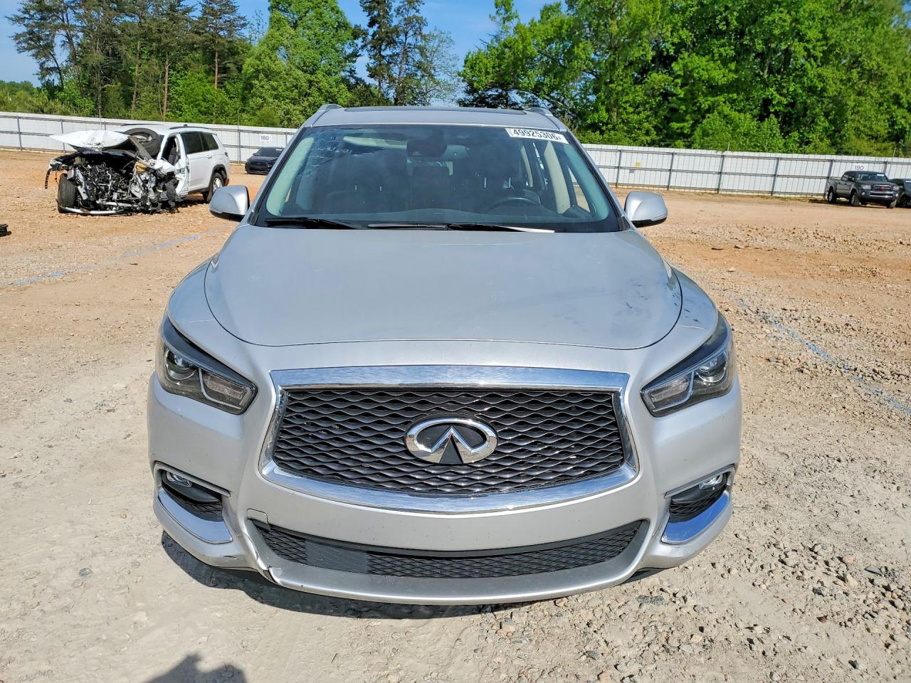 2020 INFINITI QX60 LUXE photo 9