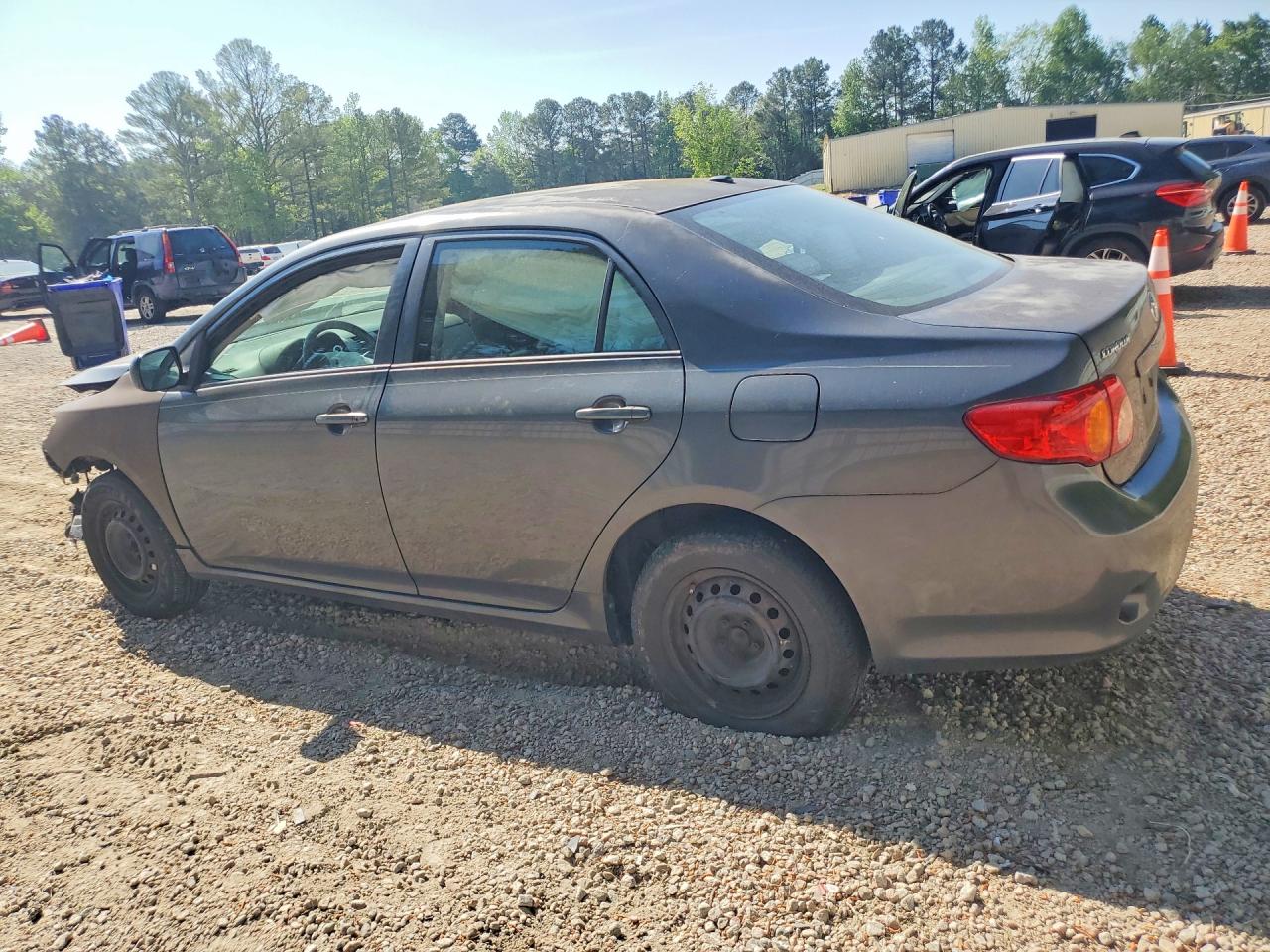 2010 TOYOTA COROLLA LE photo 4