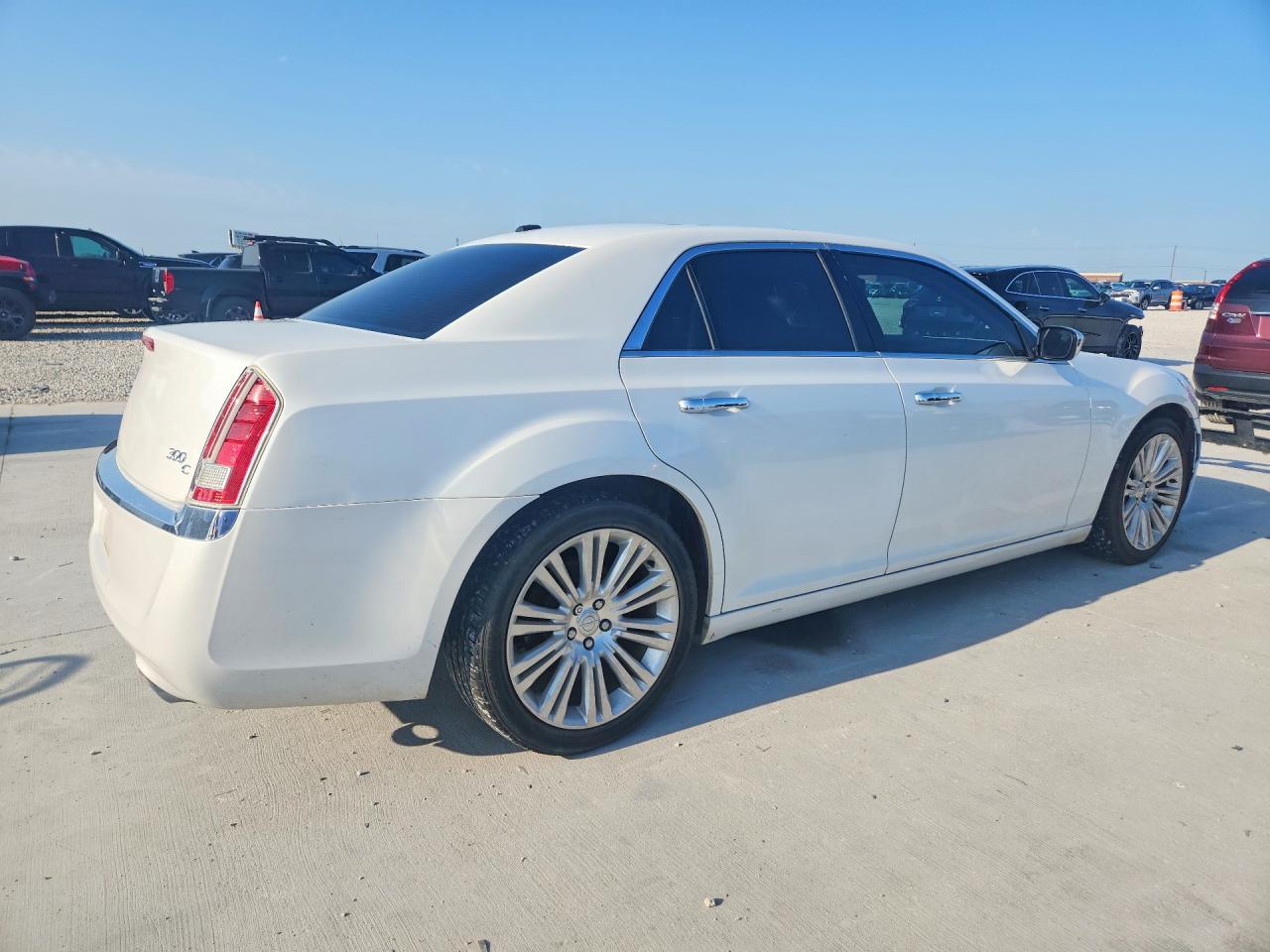 2013 CHRYSLER 300C photo 5