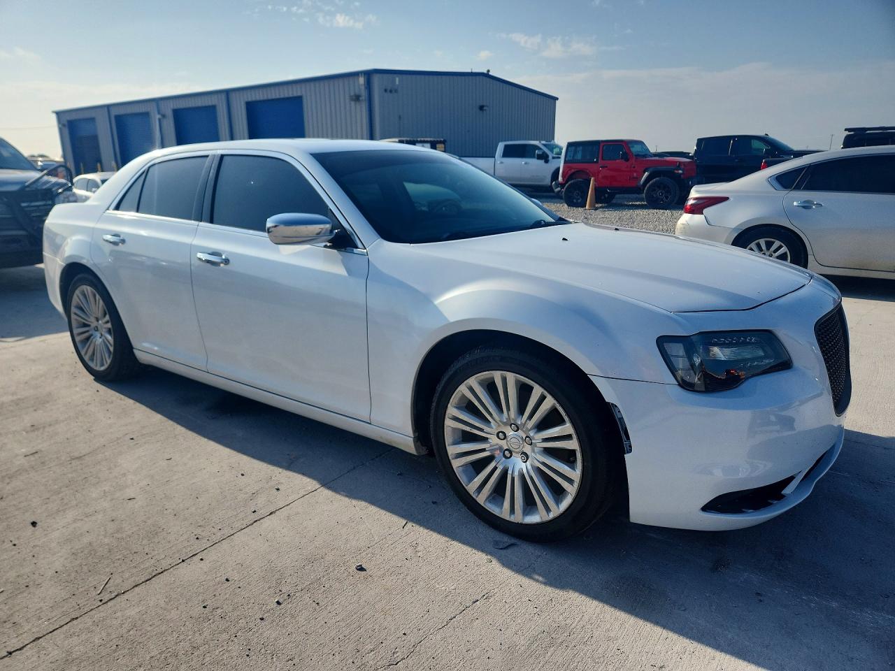 2013 CHRYSLER 300C photo 7