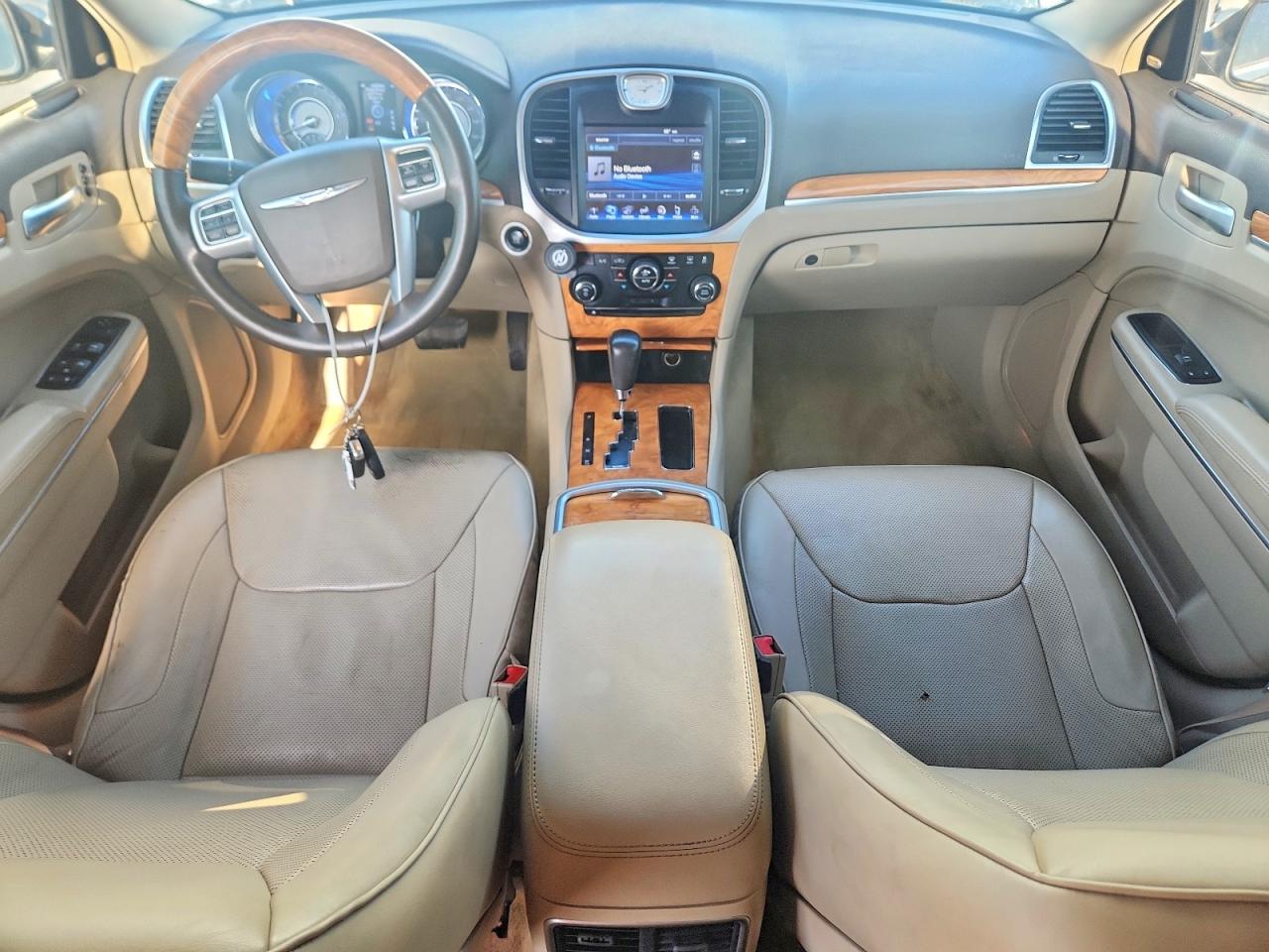 2013 CHRYSLER 300C photo 15