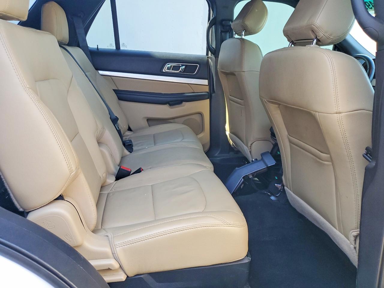 2016 FORD EXPLORER XLT photo 21