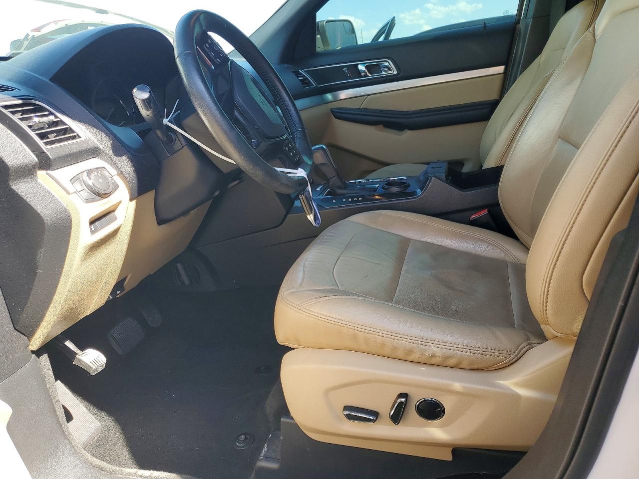 2016 FORD EXPLORER XLT photo 13