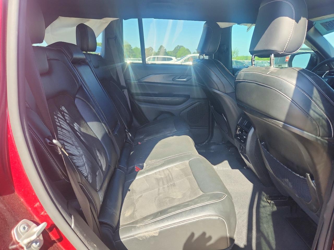 2023 JEEP GRAND CHEROKEE LAREDO photo 31