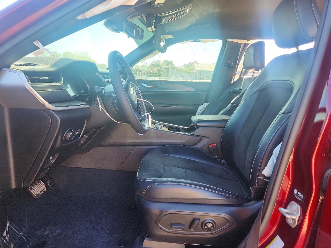 2023 JEEP GRAND CHEROKEE LAREDO photo 19