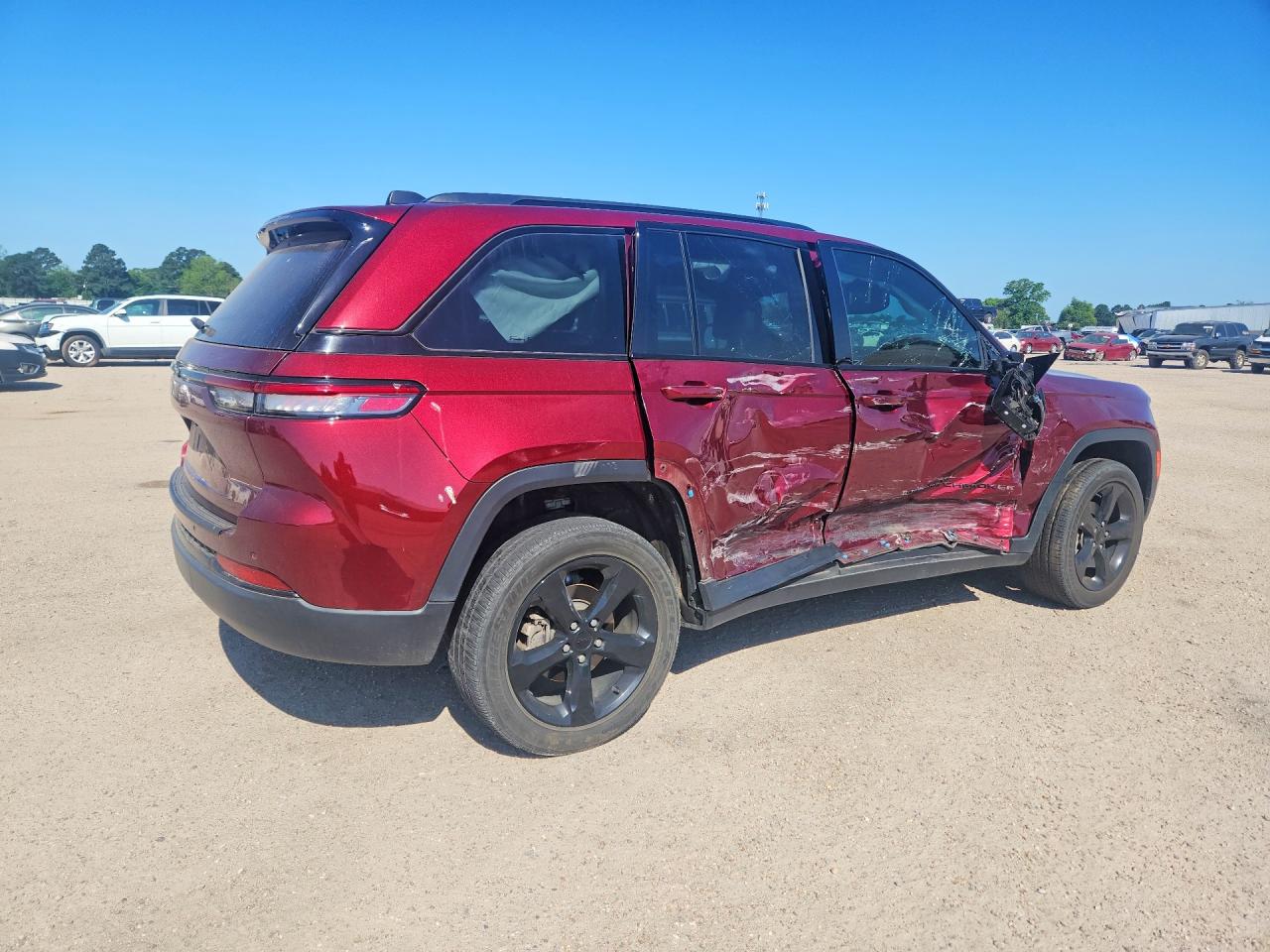 2023 JEEP GRAND CHEROKEE LAREDO photo 7