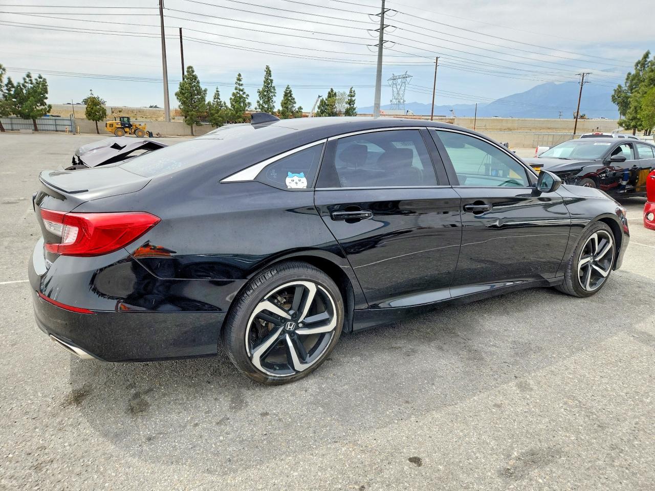 2018 HONDA ACCORD SPORT photo 3