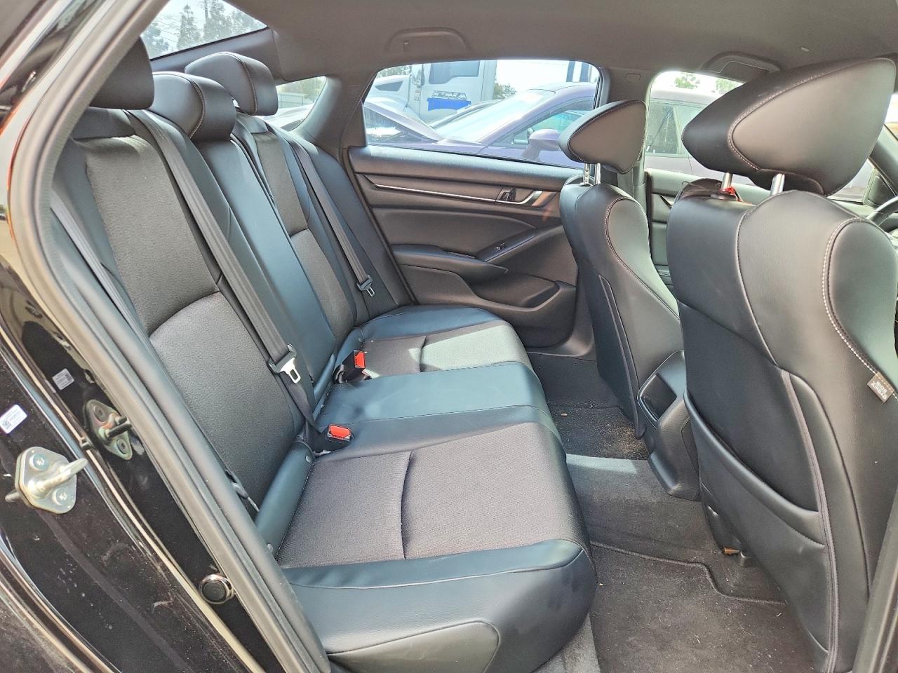 2018 HONDA ACCORD SPORT photo 10