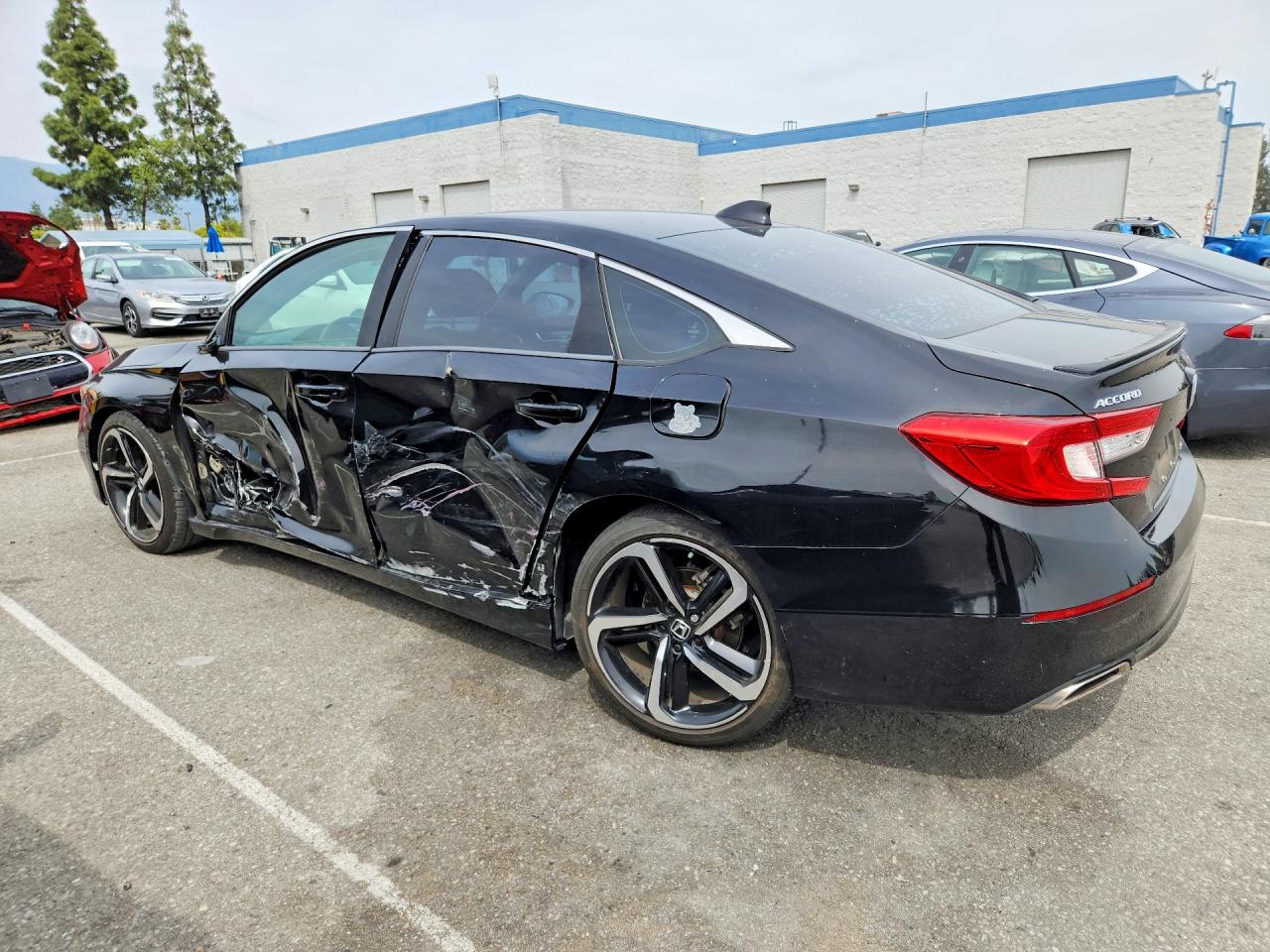 2018 HONDA ACCORD SPORT photo 2