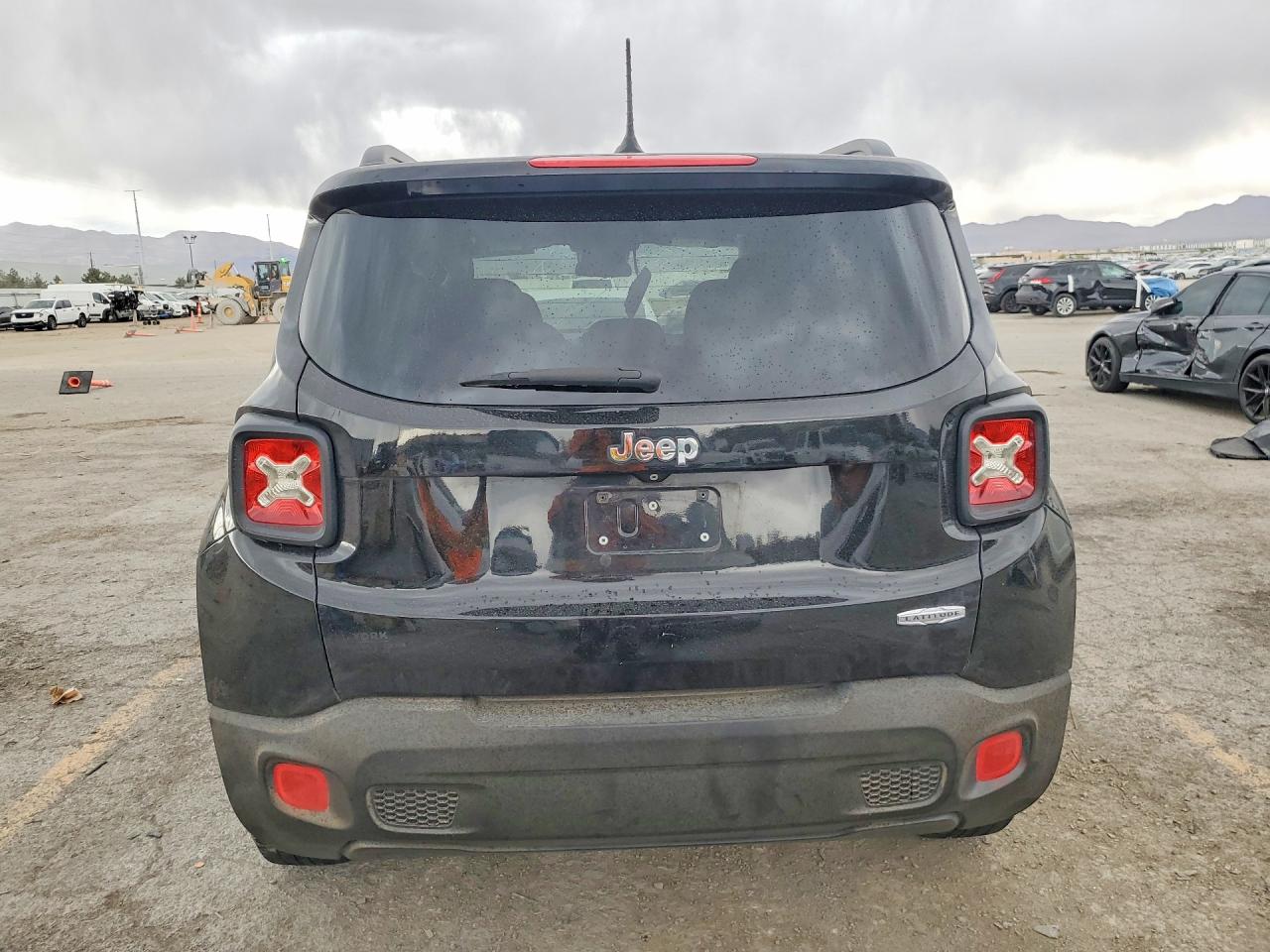 2015 JEEP RENEGADE LATITUDE photo 6