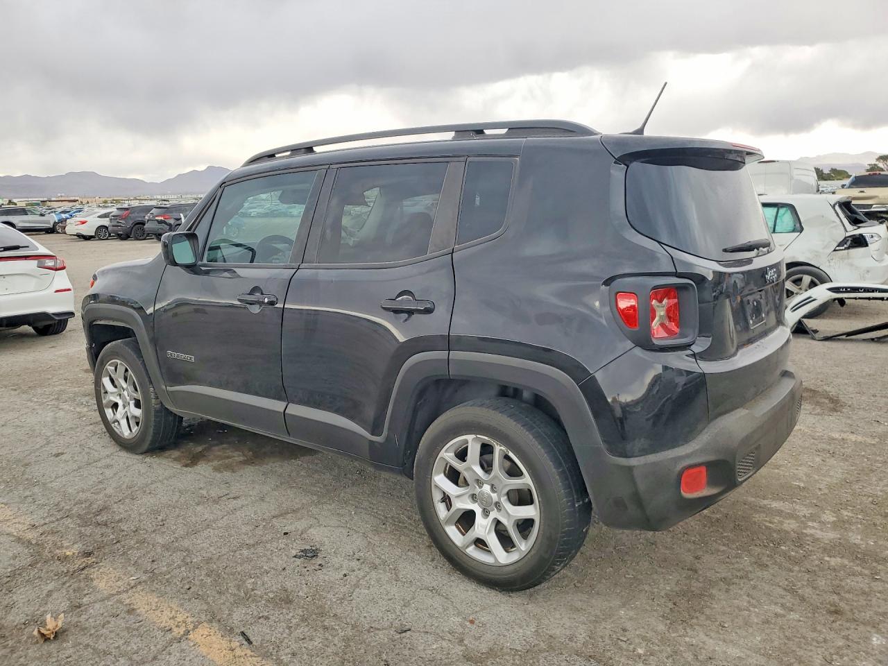 2015 JEEP RENEGADE LATITUDE photo 2