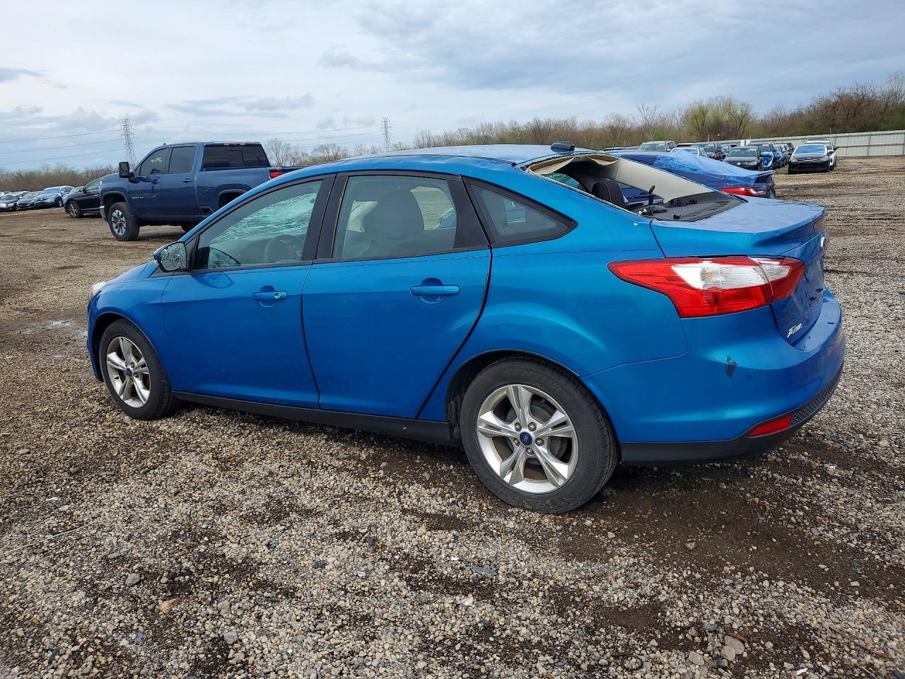 2013 FORD FOCUS SE photo 3
