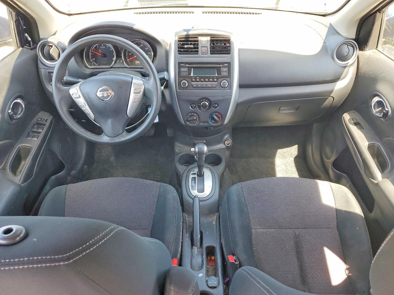 2018 NISSAN VERSA SV photo 15