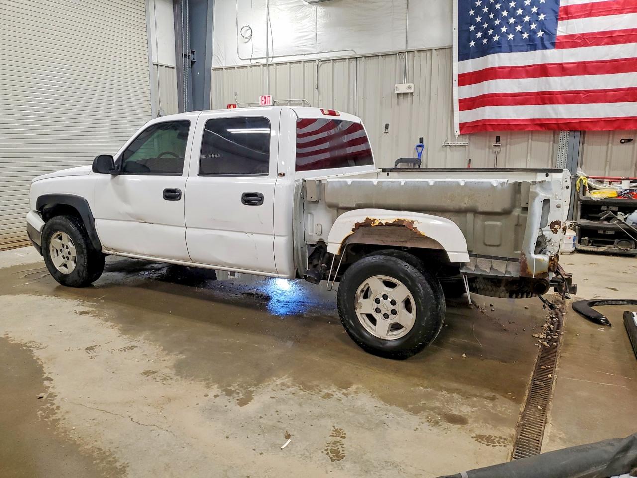 2007 CHEVROLET SILVERADO K1500 CLASSIC CREW CAB photo 2
