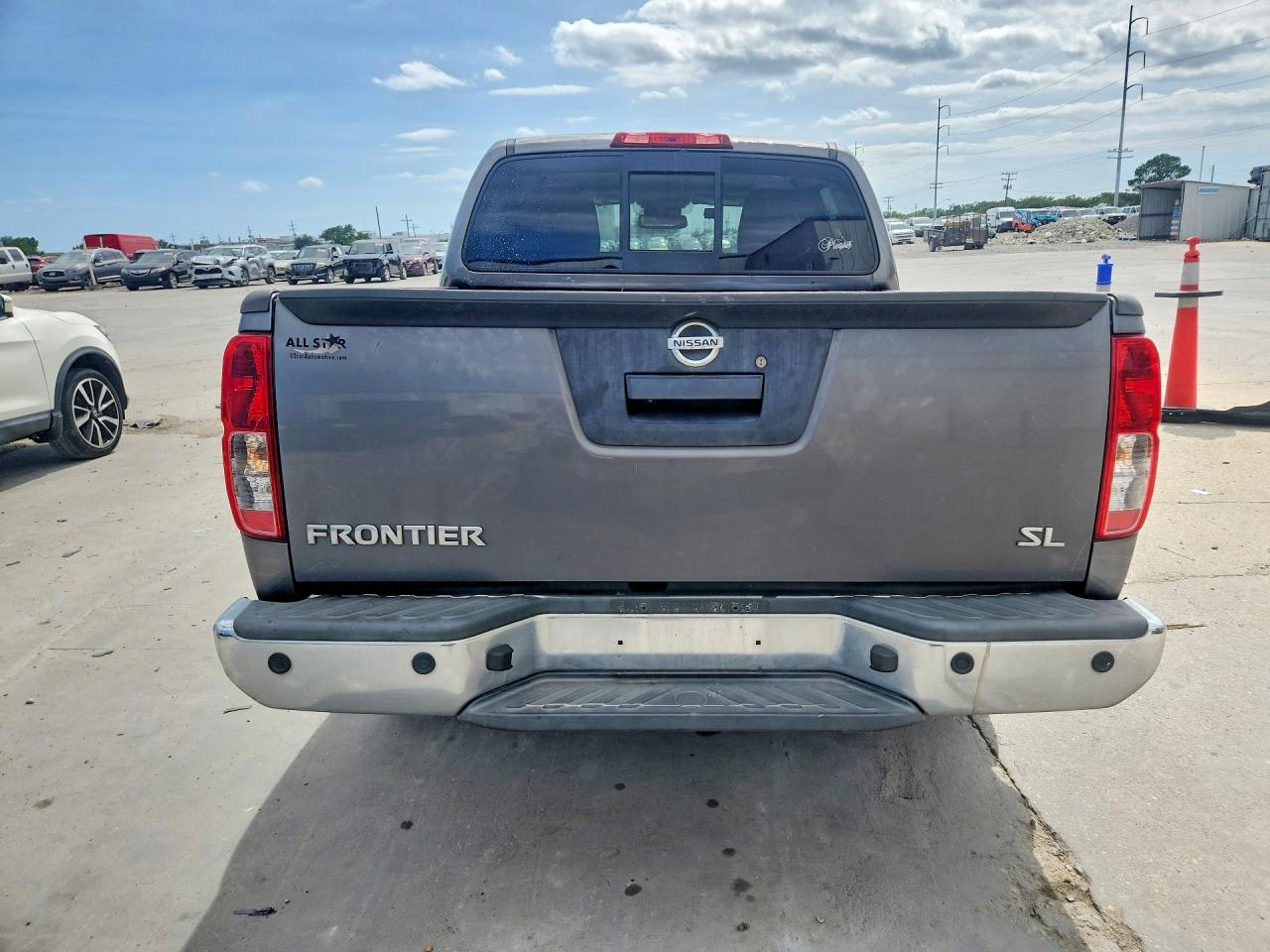 2019 NISSAN FRONTIER SL photo 6