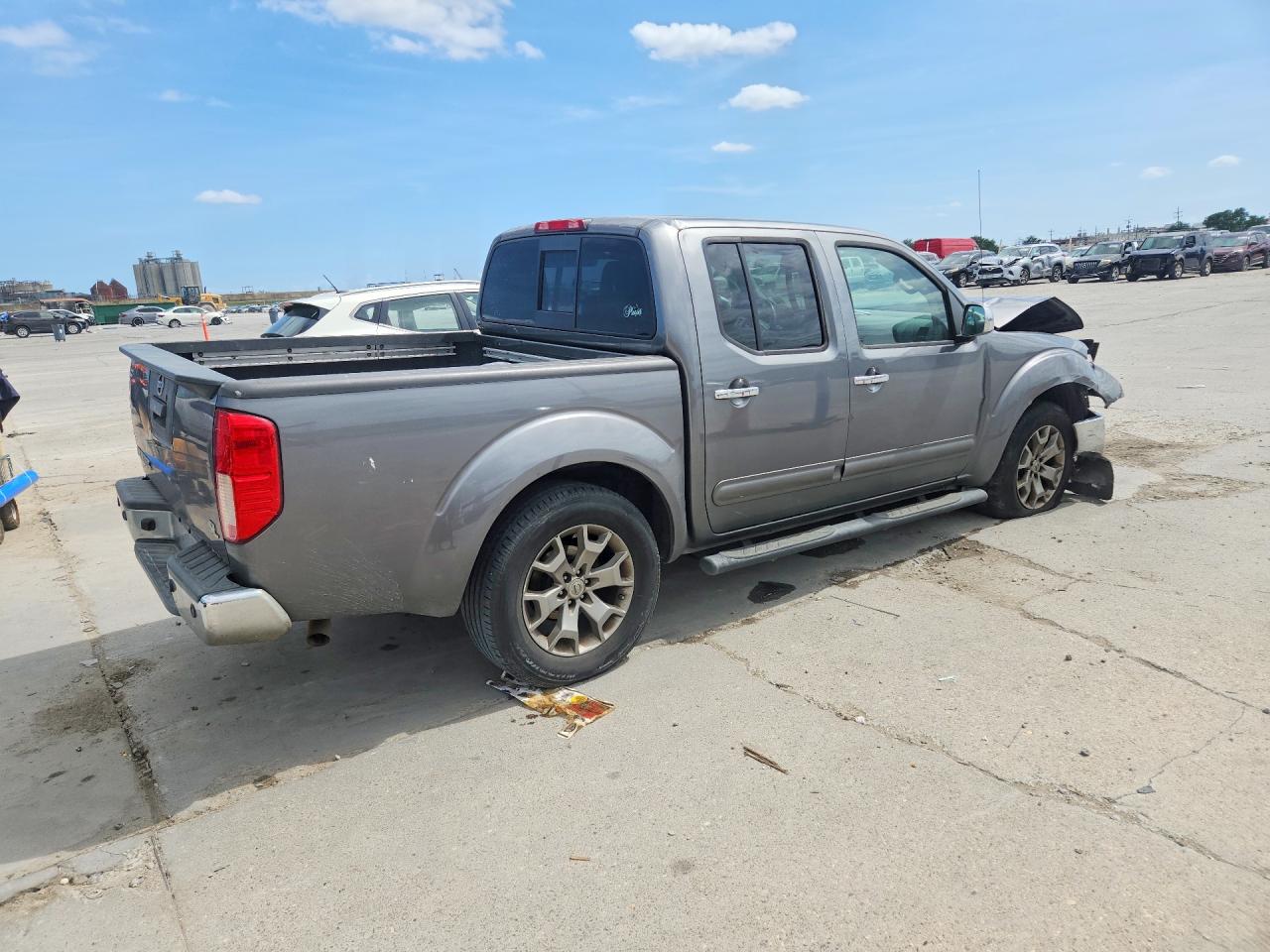 2019 NISSAN FRONTIER SL photo 3