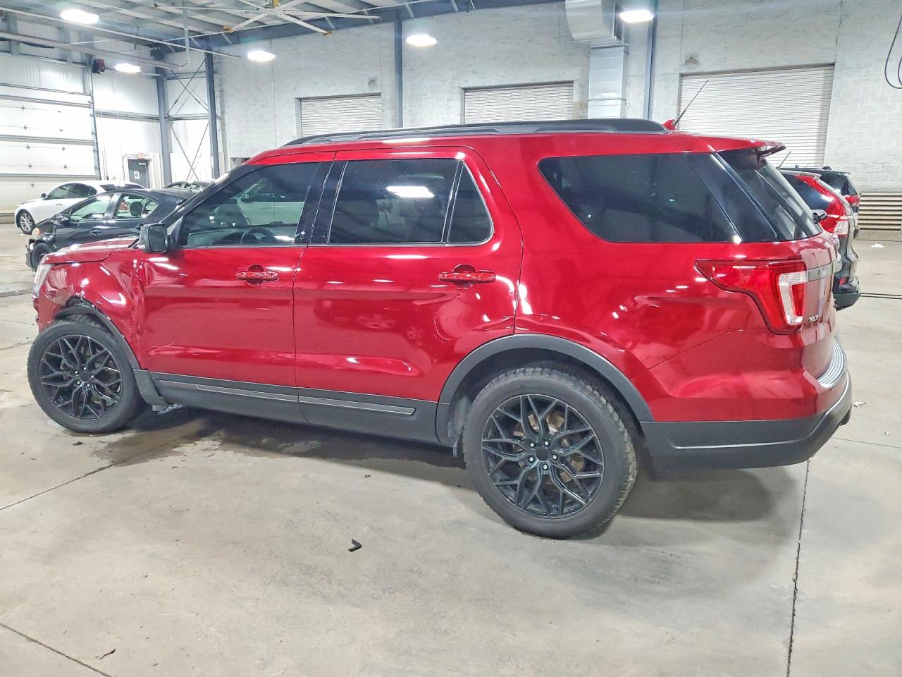 2018 FORD EXPLORER XLT photo 3