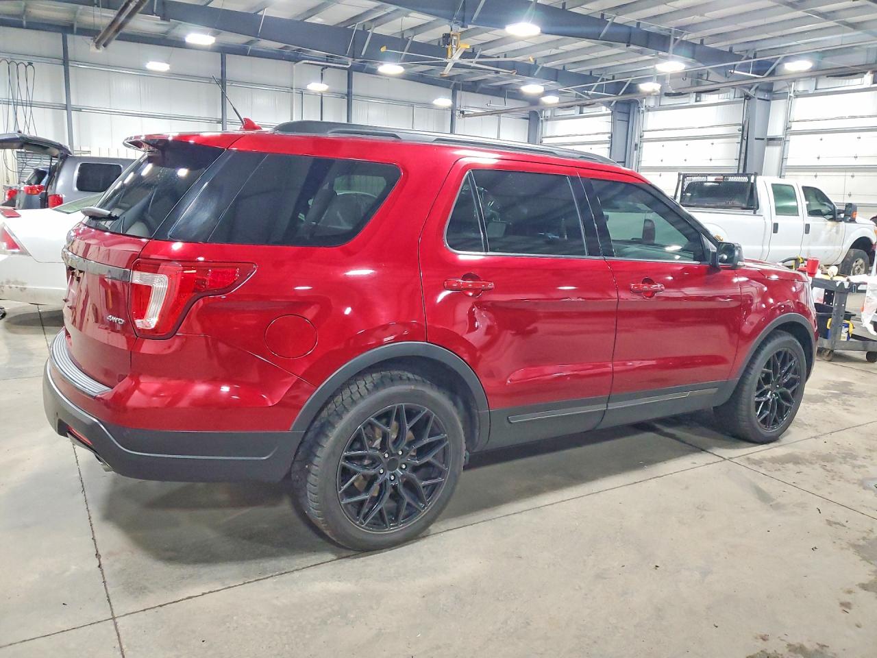 2018 FORD EXPLORER XLT photo 5