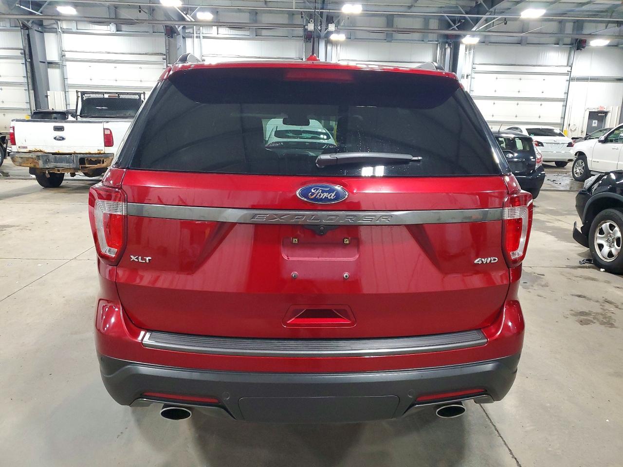 2018 FORD EXPLORER XLT photo 11