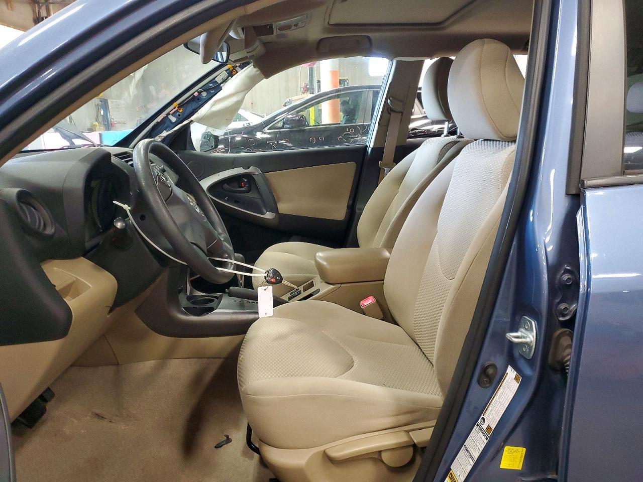 2011 TOYOTA RAV4 BASE photo 19