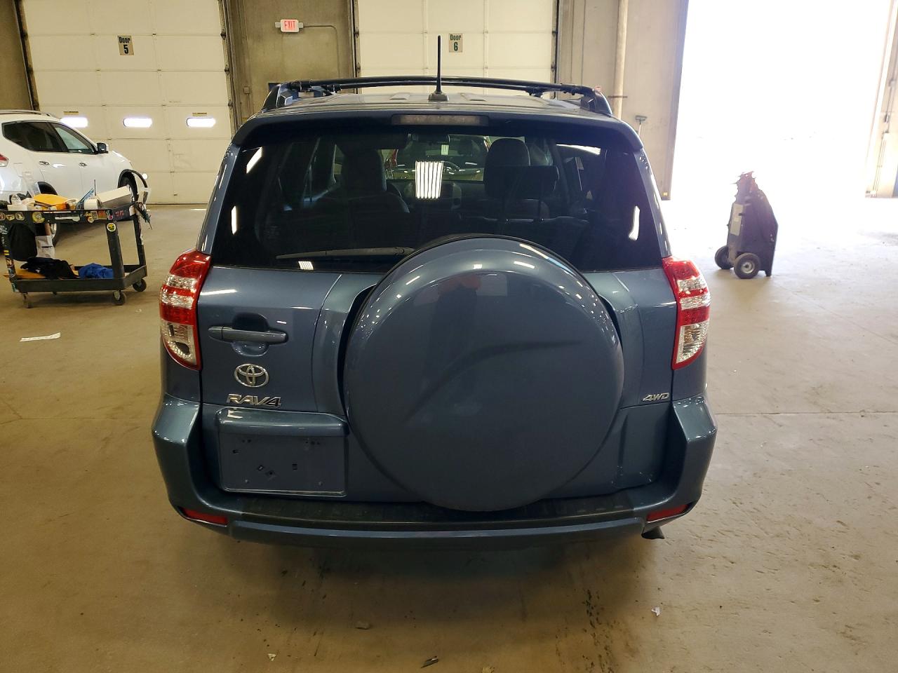 2011 TOYOTA RAV4 BASE photo 16
