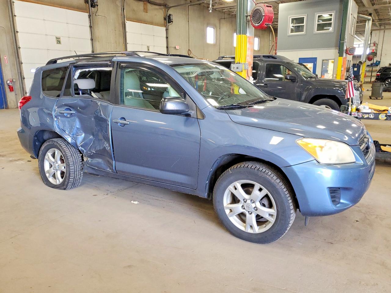 2011 TOYOTA RAV4 BASE photo 10