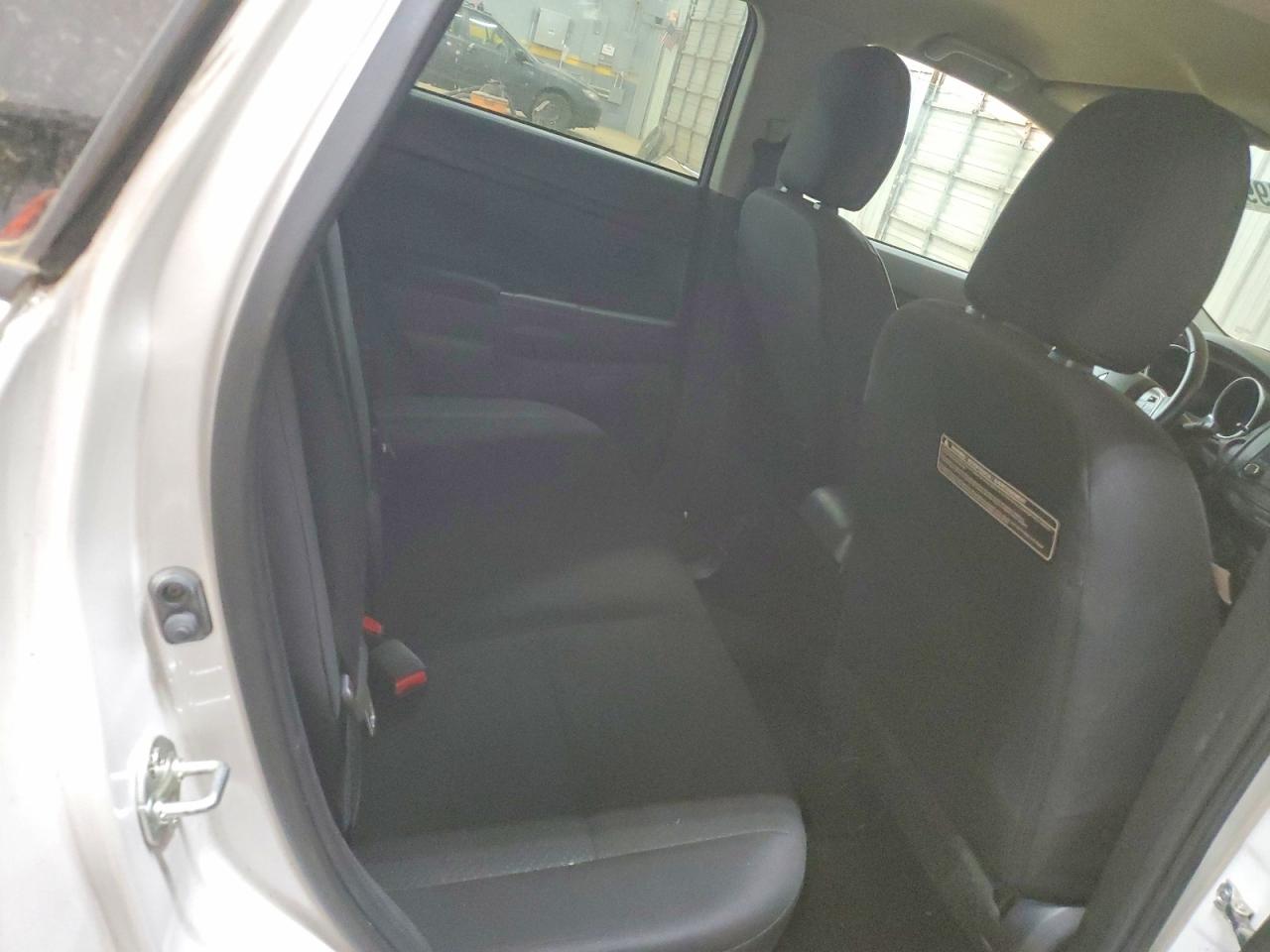 2015 MITSUBISHI OUTLANDER SPORT ES photo 19
