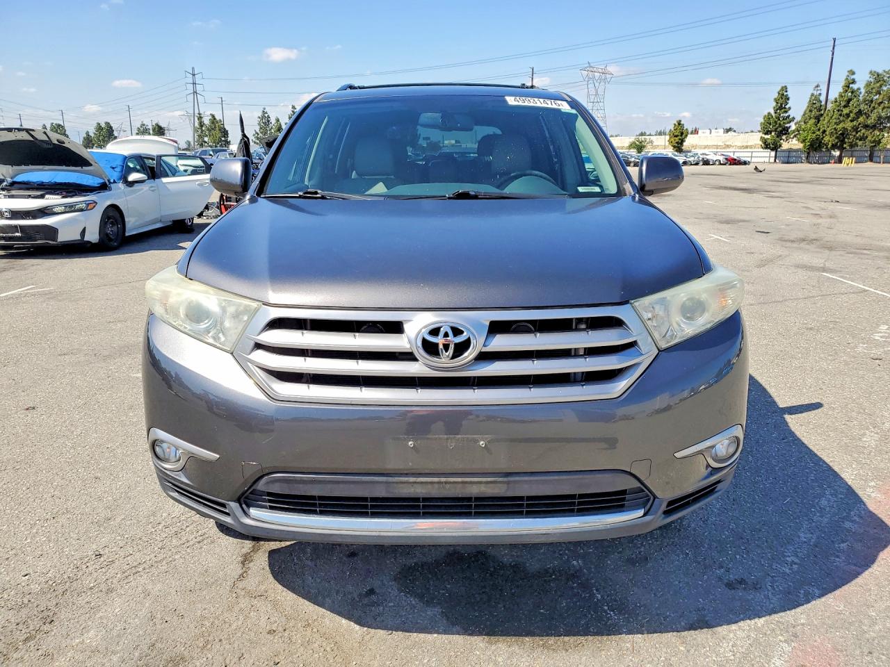 2013 TOYOTA HIGHLANDER SE photo 9